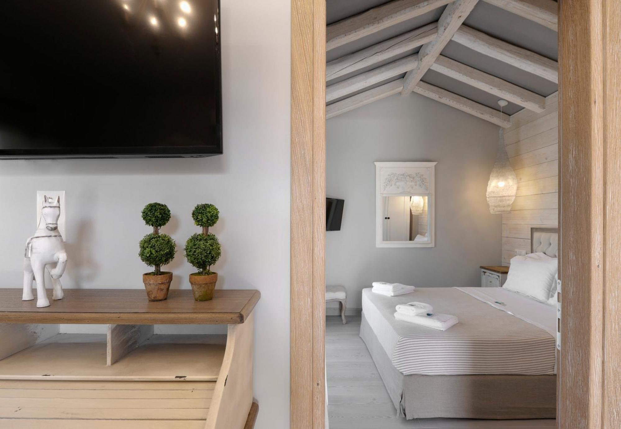By The Sea Luxury Suites Limenas  Buitenkant foto