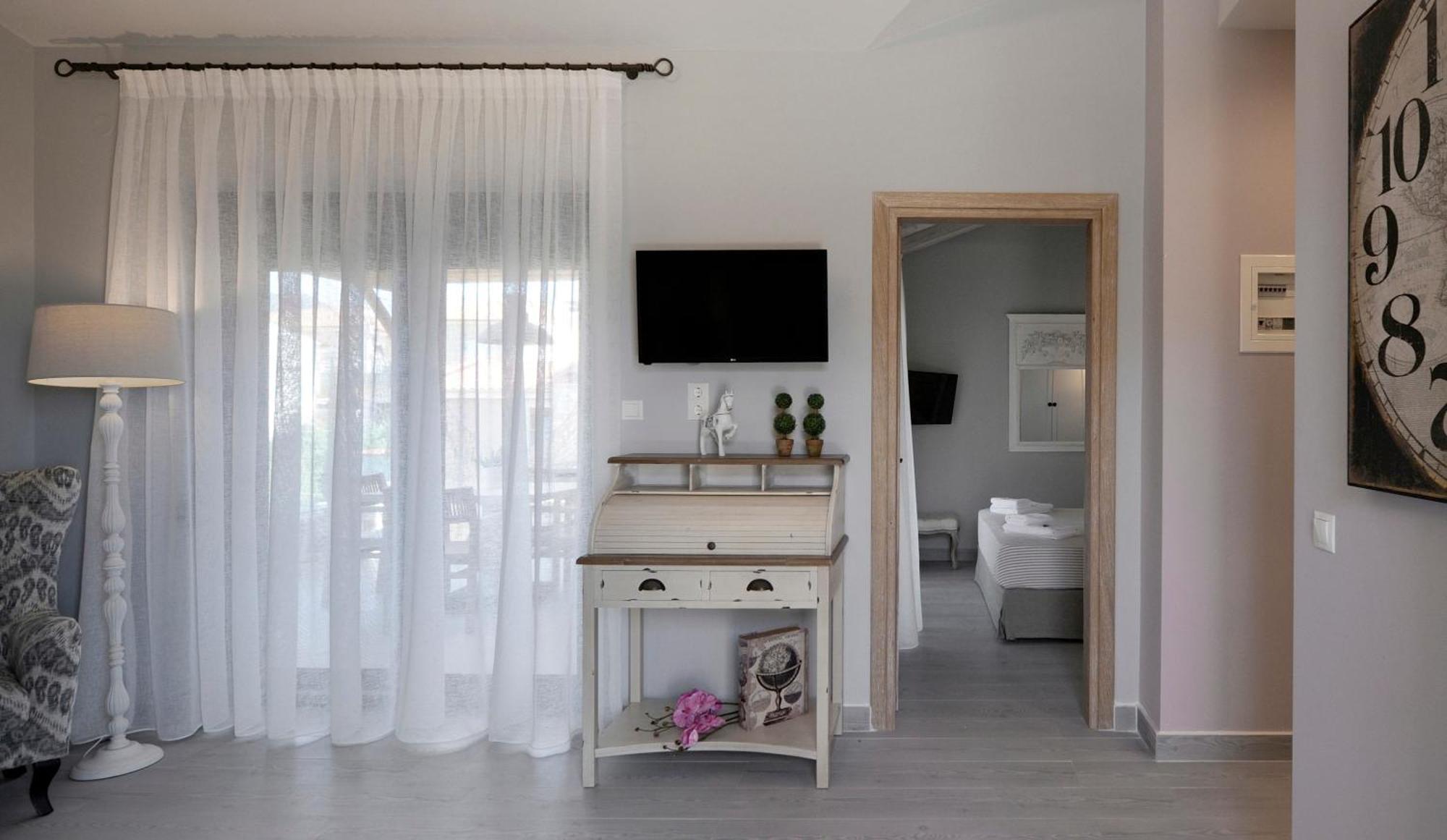 By The Sea Luxury Suites Limenas  Buitenkant foto