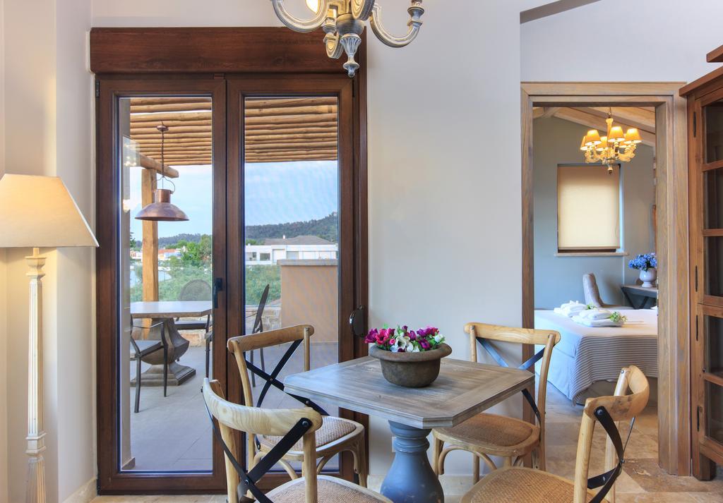 By The Sea Luxury Suites Limenas  Buitenkant foto